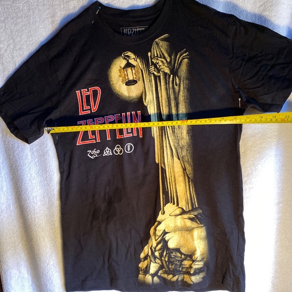 Led Zepplin T-shirt Unisex Small.  Black,100% cotton, yellow graphics, pre-owned - Picture 2 of 4